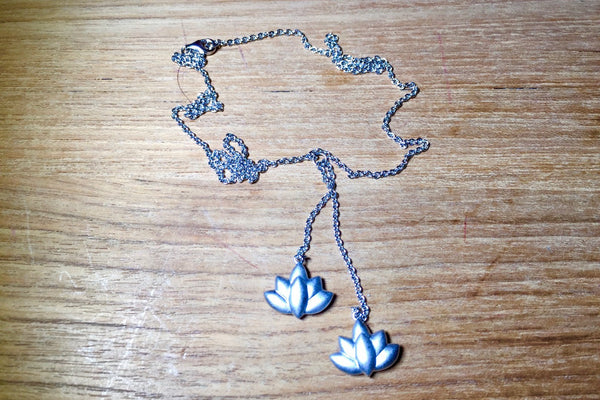 Lotus hot sale leaf necklace